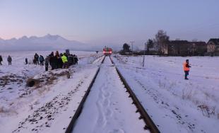 Osobný vlak zrazil chlapca