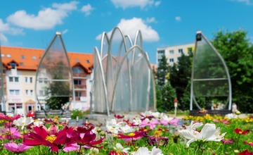 FOTO: V Poprade prebieha výsadba letničiek