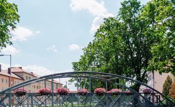 FOTO: V Poprade prebieha výsadba letničiek