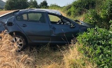 FOTO: Pri dopravnej nehode na ceste medzi Hanušovcami nad Topľou a obcou Bystré zahynul 22-ročný spolujazdec