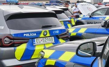 FOTO: Veľká modernizácia vozového parku Policajného zboru pokračuje