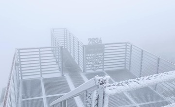 FOTO: Počasie na Lomnickom štíte poriadne prekvapilo