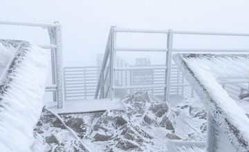 FOTO: Počasie na Lomnickom štíte poriadne prekvapilo