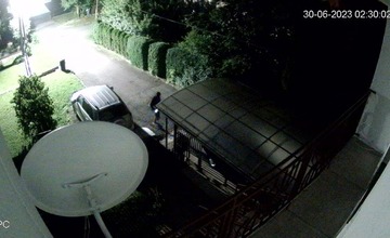 FOTO: Polícia pátra po totožnosti osoby na kamerových záznamoch. Poznáte ju? 