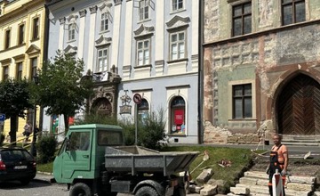 FOTO:  Námestie v Levoči sa dočkalo obnovy schodísk