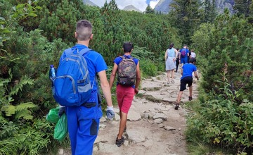 FOTO: Tento rok bolo na chodníku k vodopádu Skok menej odpadu
