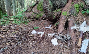 FOTO: Tento rok bolo na chodníku k vodopádu Skok menej odpadu