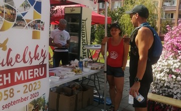 FOTO:  Občerstvenie vo Svidníku počas Rusínskeho ultra behu