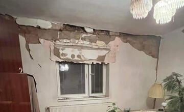 FOTO: Hasiči Prešovského kraja zasahovali po zemetrasení sedemkrát. Najviac zničené domy boli v obci Ďapalovce