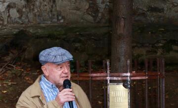 FOTO: Na Kmeťovom stromoradí bola vysadená pamätná Petrova lipa 