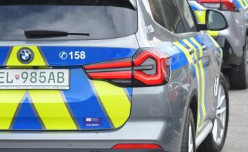 FOTO: Policajti Prešovského kraja majú sedem nových elektro áut