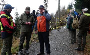 FOTO: V Tanape posudzovali stav zosunutého chodníka medzi Hrebienkom a Rainerovou chatou