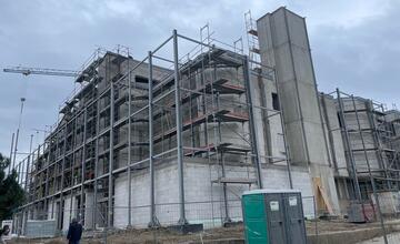 FOTO: Rekonštrukcia Múzea moderného umenia Andyho Warhola v Medzilaborciach