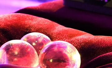 FOTO: Tatranský ľadový dóm na Hrebienku je otvorený. Interiér zdobí Westminsterské opátstvo