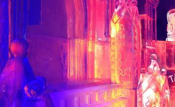 FOTO: Tatranský ľadový dóm na Hrebienku je otvorený. Interiér zdobí Westminsterské opátstvo