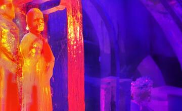 FOTO: Tatranský ľadový dóm na Hrebienku je otvorený. Interiér zdobí Westminsterské opátstvo