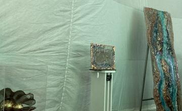 FOTO: Tatranský ľadový dóm na Hrebienku je otvorený. Interiér zdobí Westminsterské opátstvo