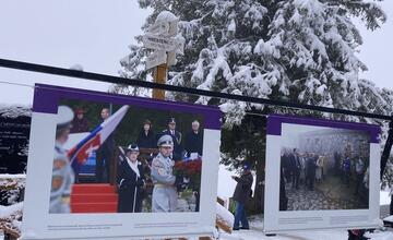 FOTO: Tatranský ľadový dóm na Hrebienku je otvorený. Interiér zdobí Westminsterské opátstvo