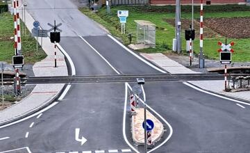 FOTO: Nebezpečná križovatka pri obci Rožkovany je nanovo prerobená