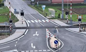 FOTO: Nebezpečná križovatka pri obci Rožkovany je nanovo prerobená