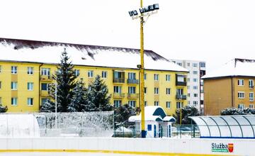 FOTO: Stropkov otvoril zimný štadión verejnosti 