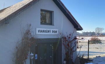 FOTO: V dedine pod Tatrami vás očarí Vianočný dom 