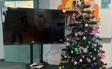 FOTO: Prešovská nemocnica dostala vianočné darčeky