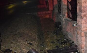 FOTO: Vodič s 1,3 promile narazil do oplotenia