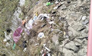 FOTO: Nelegálna skládka pri Toryse v Prešove