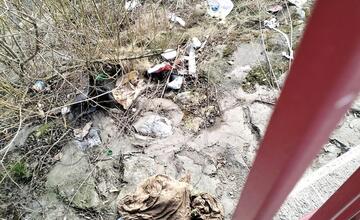 FOTO: Nelegálna skládka pri Toryse v Prešove