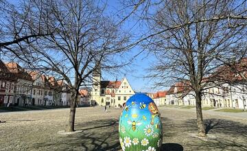 FOTO: Veľkonočná výzdoba na námestiach Prešovského kraja