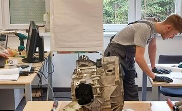 FOTO: Stredná odborná škola dopravná v Prešove a súťaž Autoopravár Junior 2024