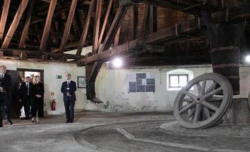 FOTO: Zuzana Čaputová v Sokolovských kasárňach