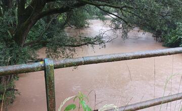 FOTO: SHMÚ vyhlásilo prvý stupeň povodňovej aktivity v povodí Torysy