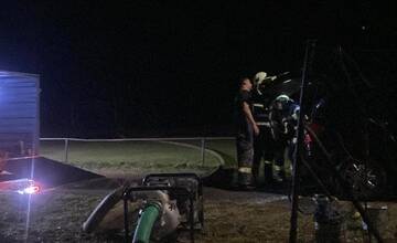 FOTO: Po prudkej búrke zasahovali v obci Petrovany hasiči