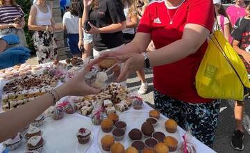 FOTO: Žiači Gymnázia v Stropkove napiekli dobrokoláče pre dobrú vec