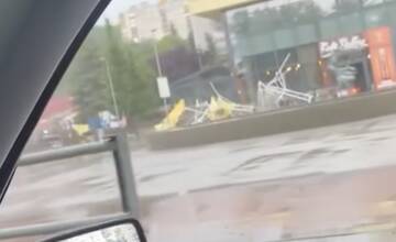 FOTO: Búrka vo Vranove nad Topľou za sebou zanechala spúšť