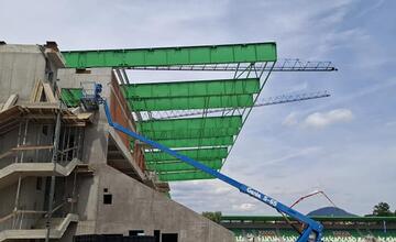 FOTO: Výstavba prešovského štadióna - osvetlenie