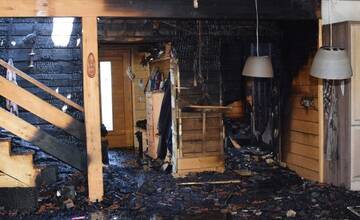 FOTO: Páchateľ podpálil drevenicu v okrese Poprad