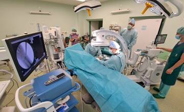 FOTO: Dve unikátne operácie v prešovskej nemocnici počas jedného dňa