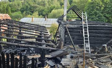 FOTO: Dom v Hraničnom zasiahol ničivý požiar