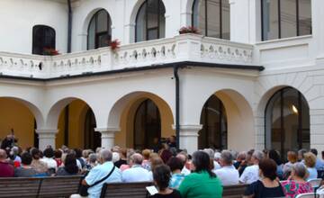 FOTO: Hollywoodska noc v Humennom očarila návštevníkov noblesou kaštieľa