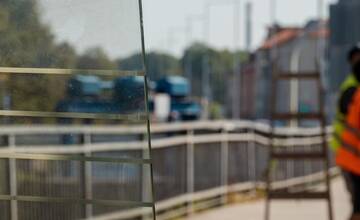 FOTO: V Poprade sa menia strechy na prístreškoch