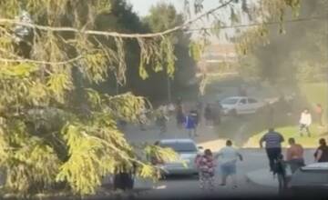 FOTO: Pred škôlkou vo Veľkej Lomnici vyústil dedičský spor do bitky