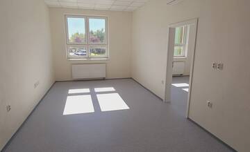 FOTO: K poliklinike v Sabinove boli pristavené nové ambulancie