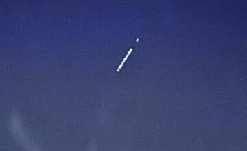 FOTO: Na nočnej oblohe nad Popradom lietal zvláštny objekt