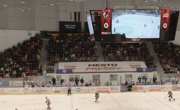 FOTO: Zimný štadión v Prešove má multimediálnu kocku 