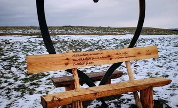 Lavička v Kežmarku ponúka magický výhľad na Vysoké Tatry