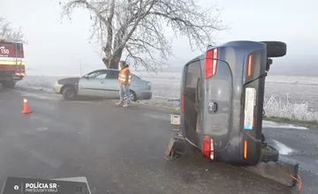 FOTO: Na ceste z Abrahámoviec do Jánoviec došlo k dopravnej nehode