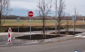 FOTO: V Kvetnici pribudla autobusová zastávka